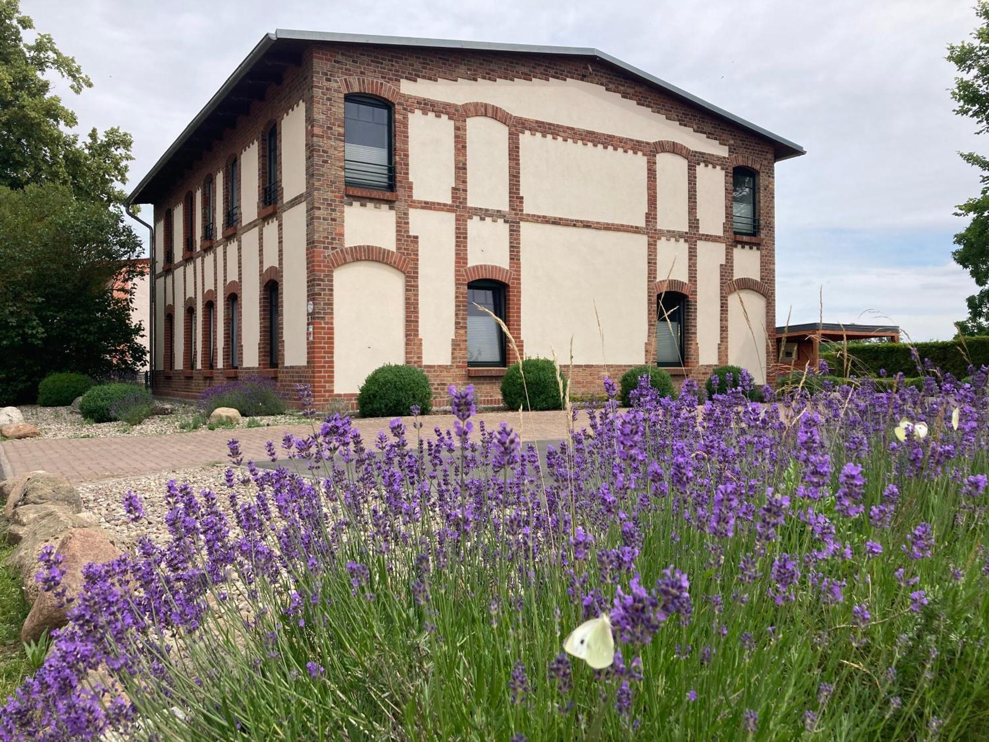 Ferienwohnungen In Der Alten Schnitterkaserne Prenzlau Exterior foto